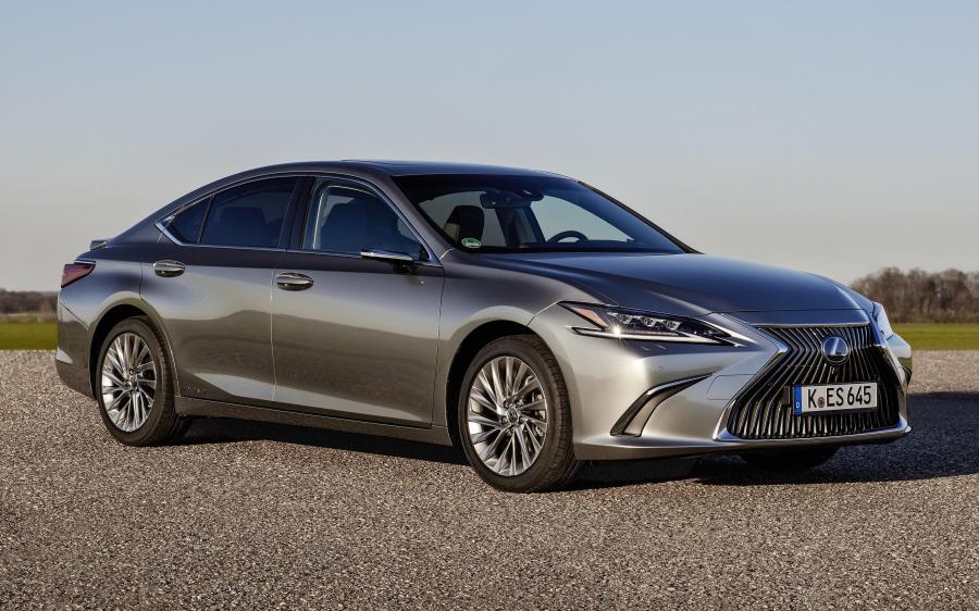 Lexus ES300h with Digital Side-View Monitor (EU) '2020